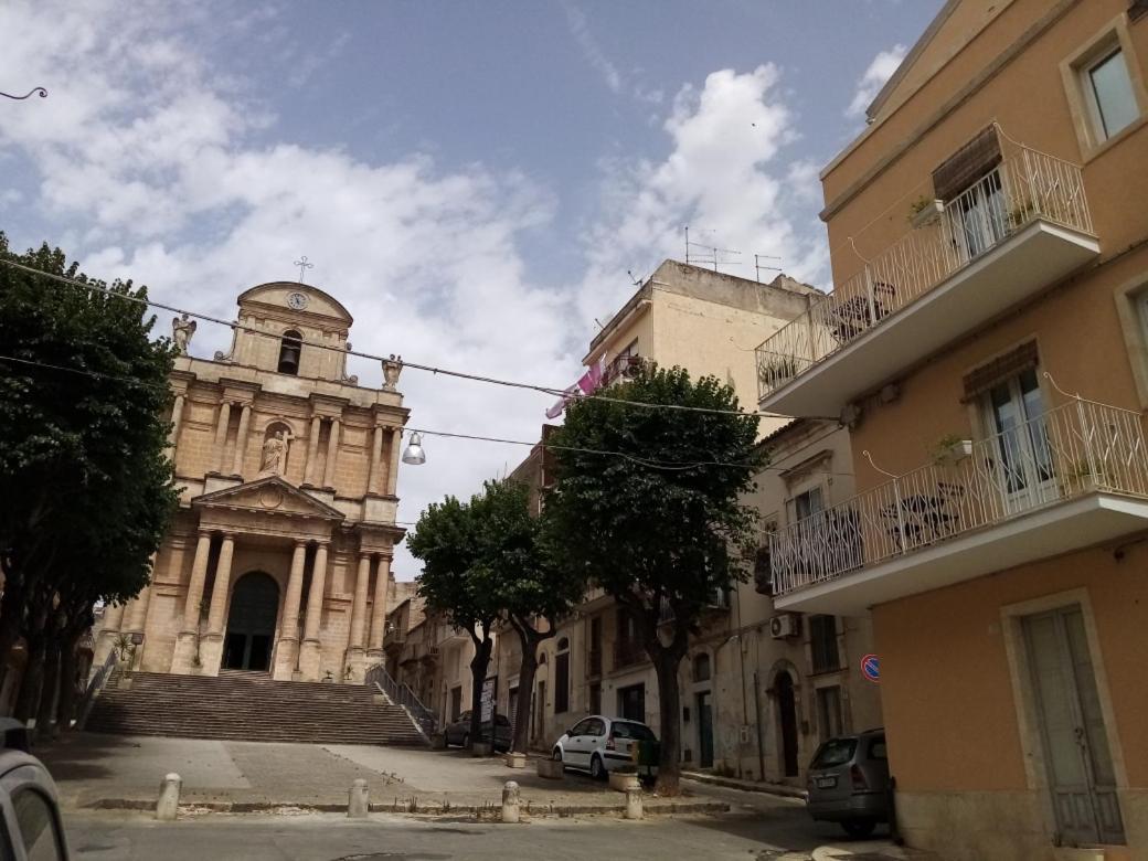 Piazza Salvatore 7, Gocce Di Sicilia Ragusa Exteriör bild